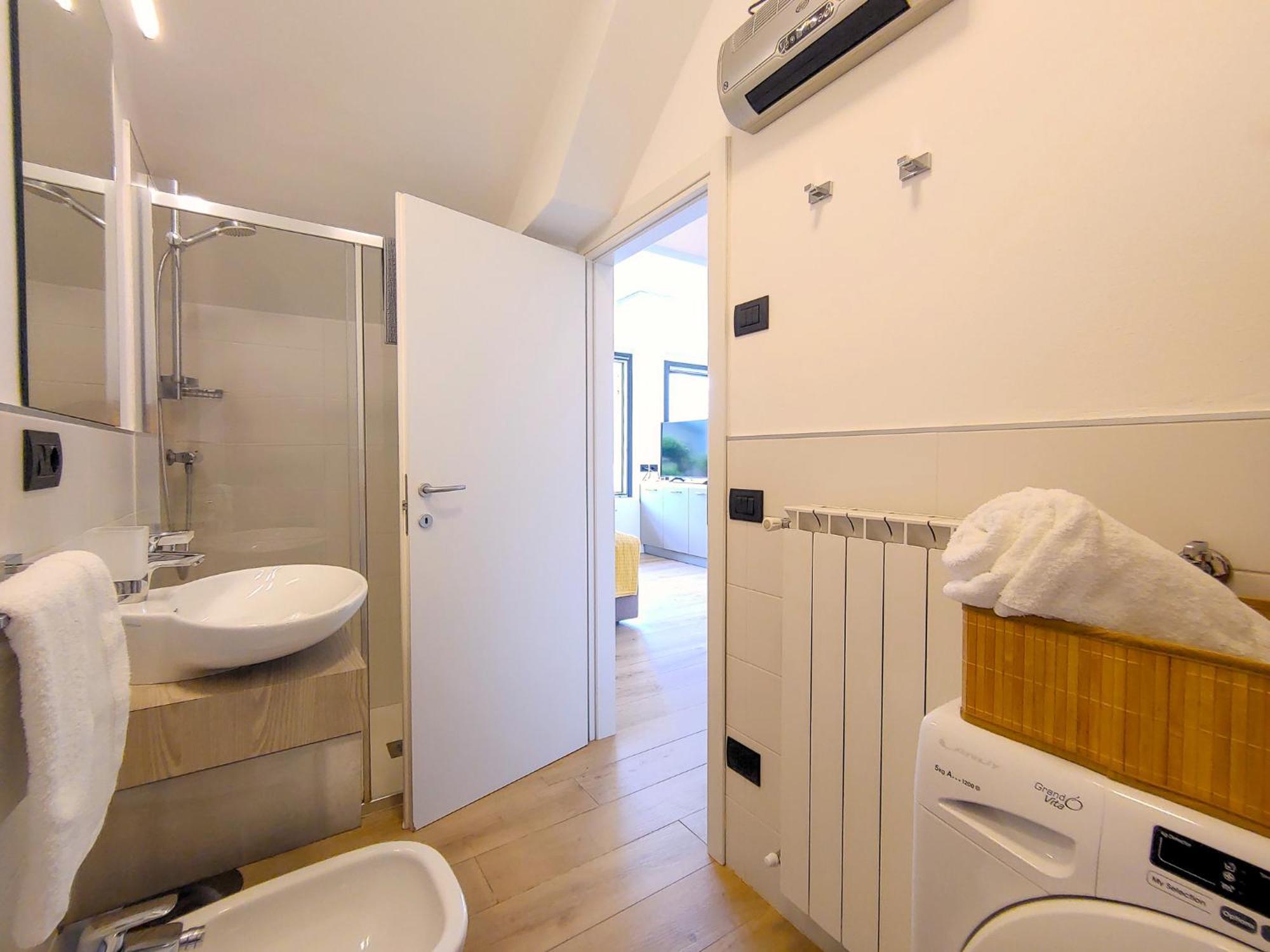Dascio Emotion Ferienwohnung Mit Terrasse Am See エクステリア 写真